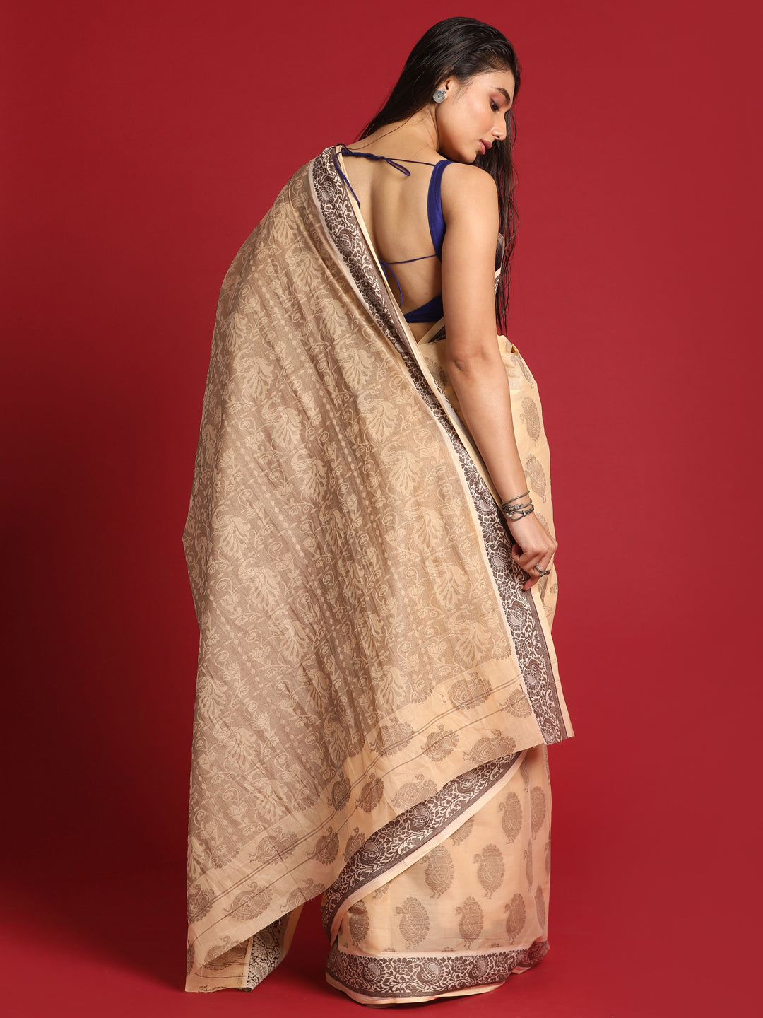 Indethnic Beige Woven Design Saree - View 3