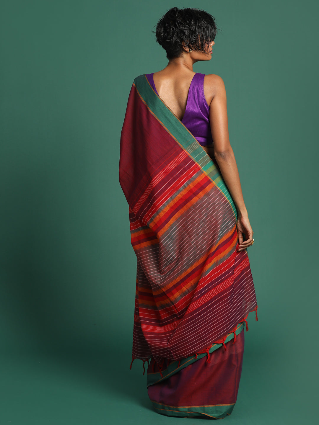 Indethnic Magenta Solid Saree - View 3