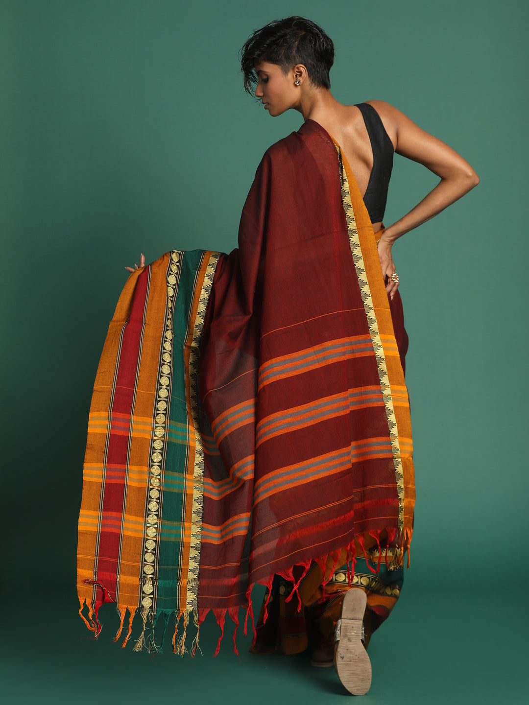 Indethnic Maroon Solid Saree - View 3