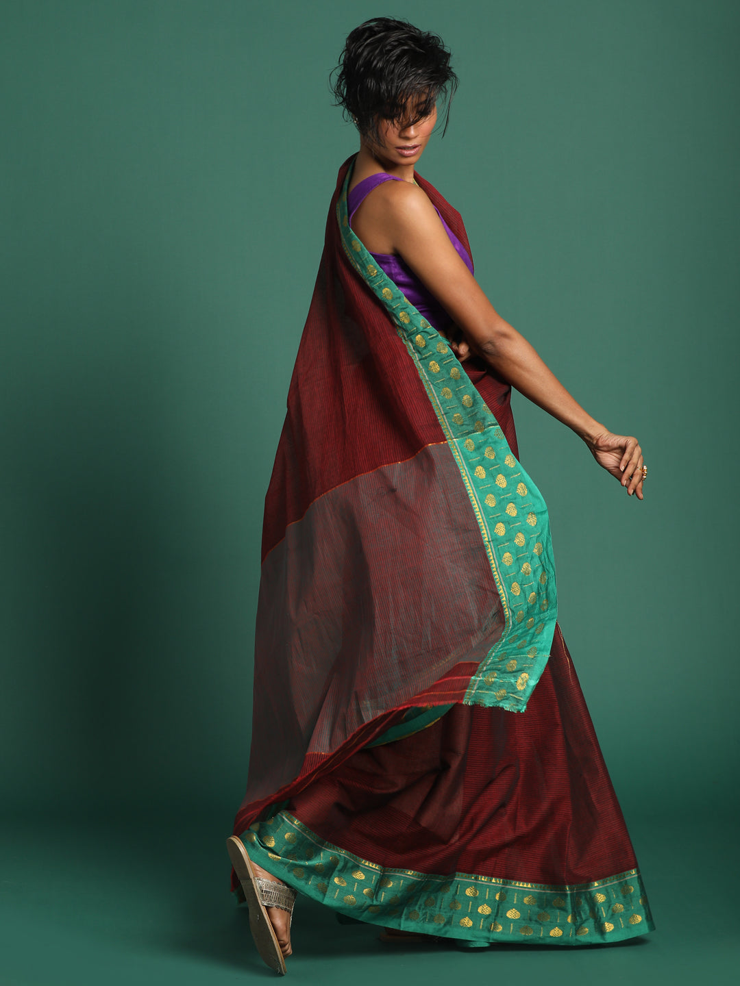 Indethnic Maroon Solid Saree - View 3