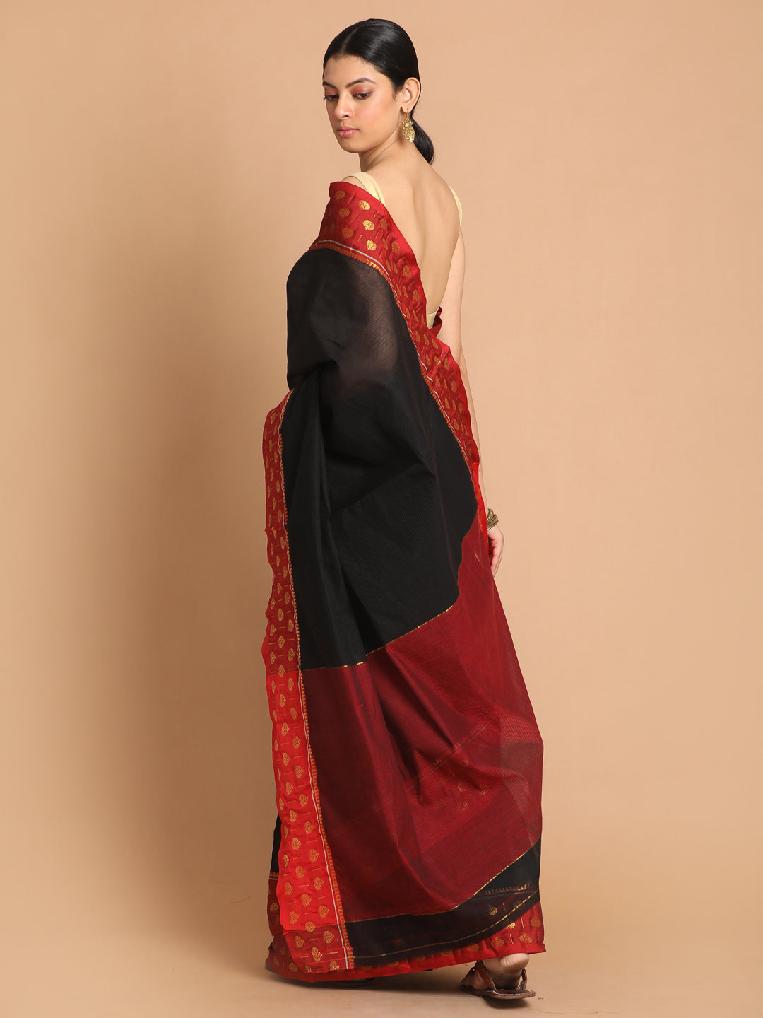 Indethnic Black Pure Cotton Solid Saree - View 3