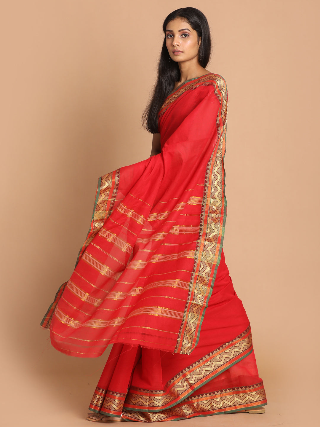 Indethnic Red Pure Cotton Solid Saree - View 2