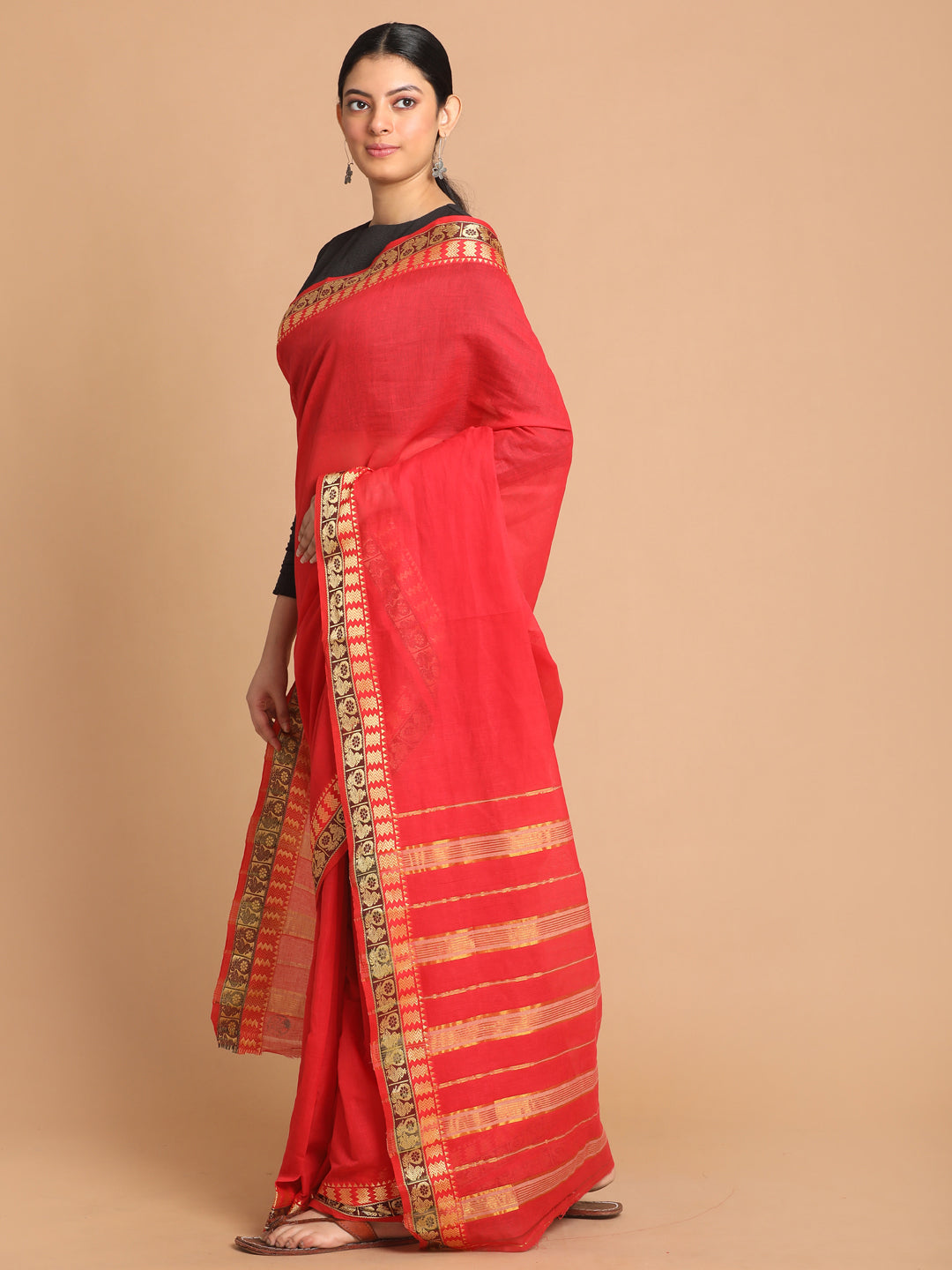 Indethnic Red Pure Cotton Solid Saree - View 2