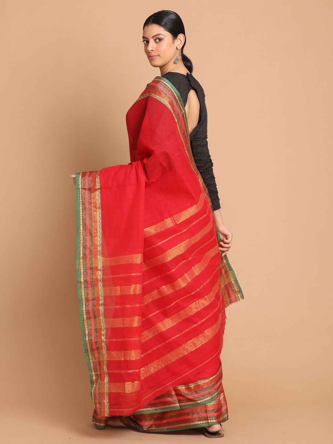 Indethnic Red Pure Cotton Solid Saree - View 3