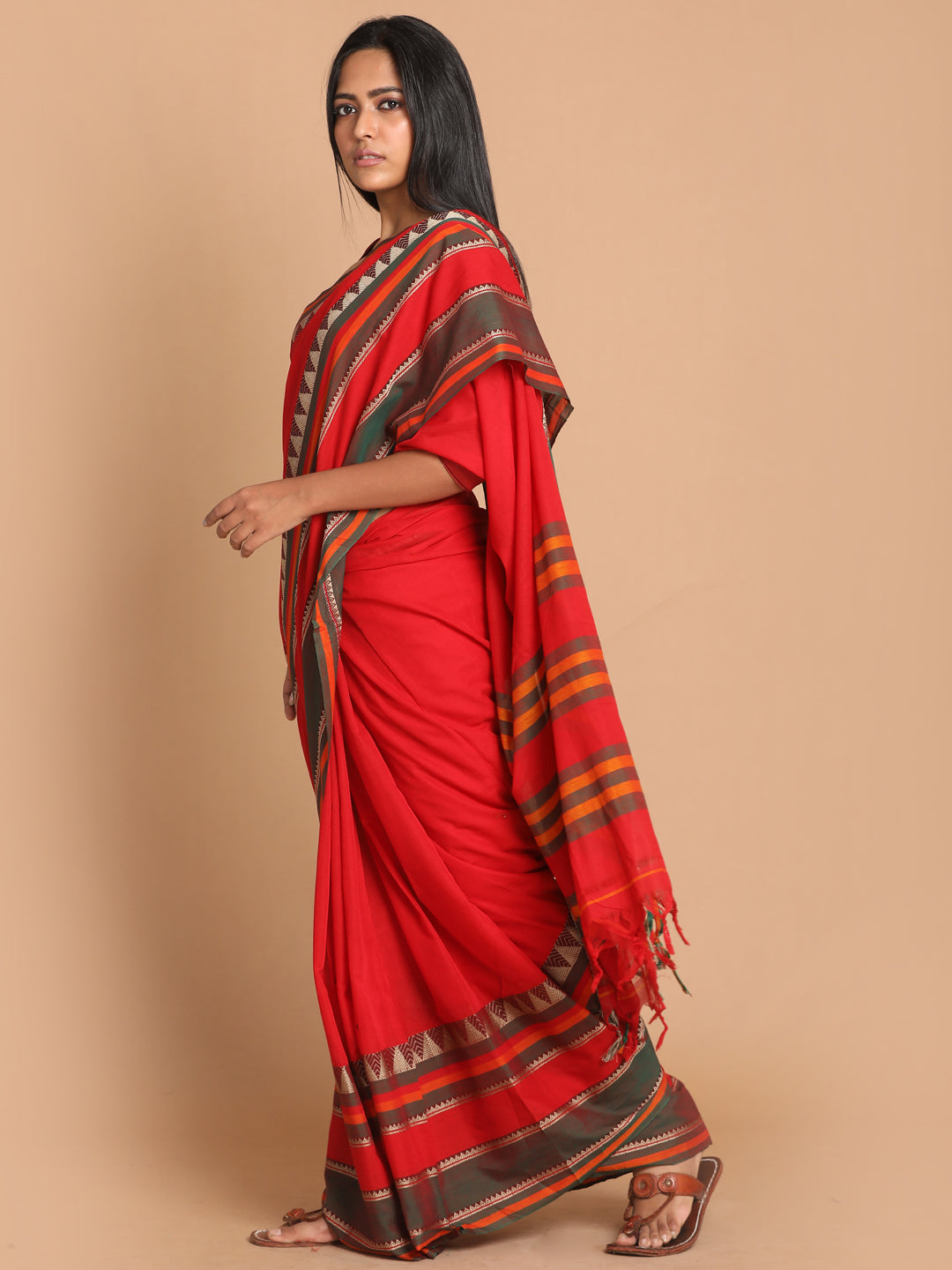 Indethnic Red Pure Cotton Solid Saree - View 2