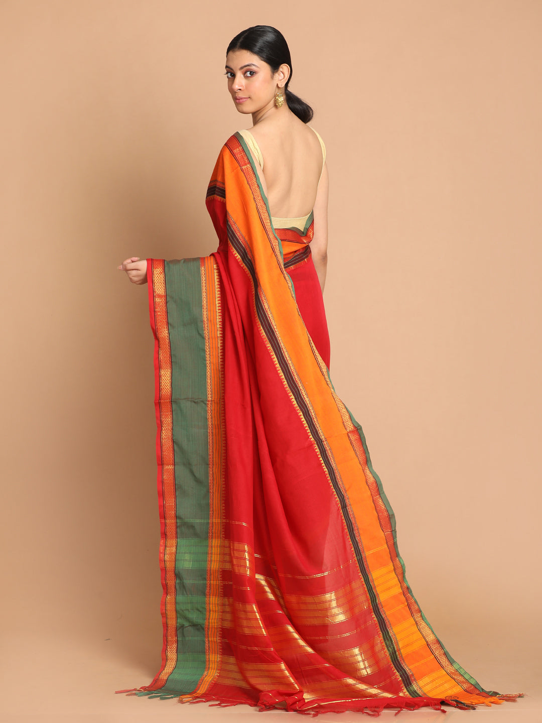 Indethnic Red Pure Cotton Solid Saree - View 3