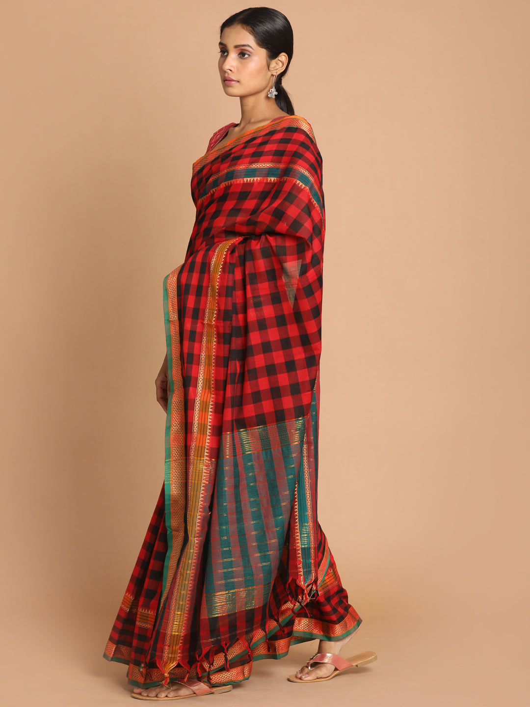 Indethnic Red Pure Cotton Solid Saree - View 2