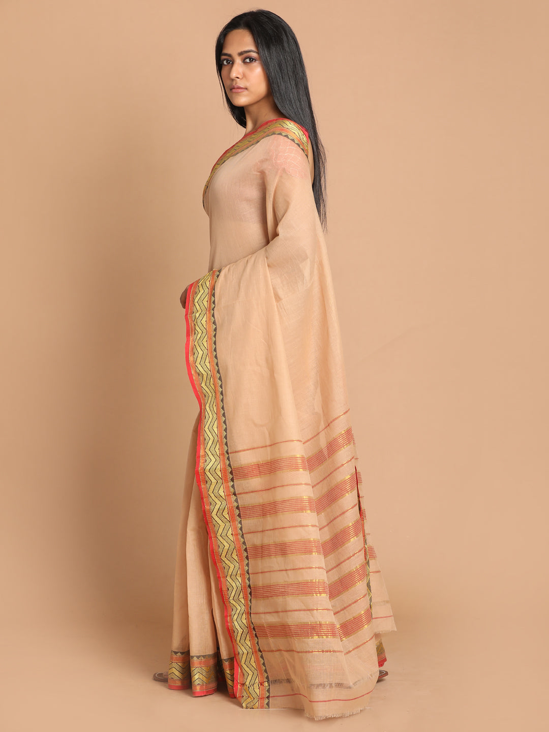 Indethnic Beige Pure Cotton Solid Saree - View 2