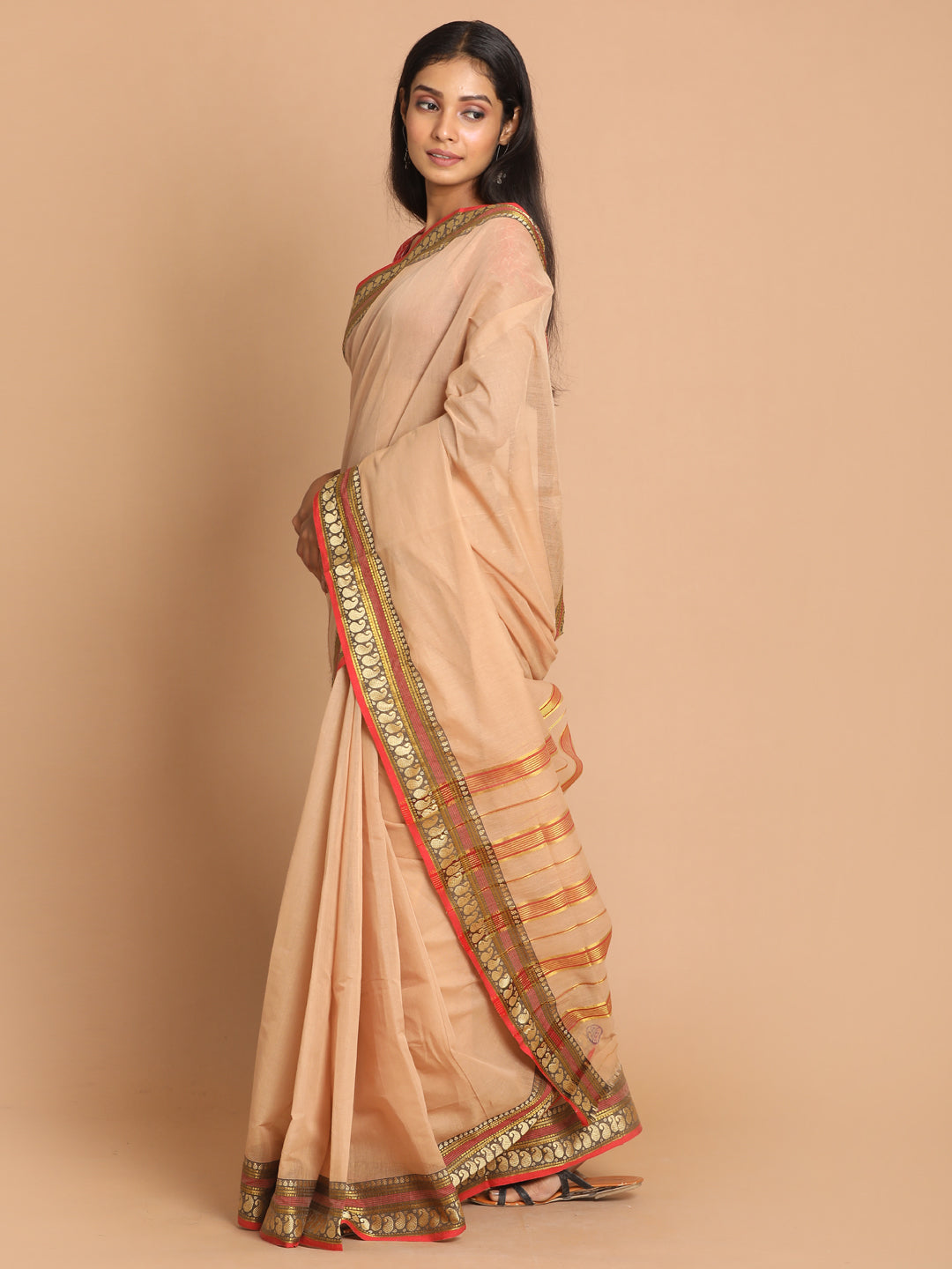 Indethnic Beige Pure Cotton Solid Saree - View 2