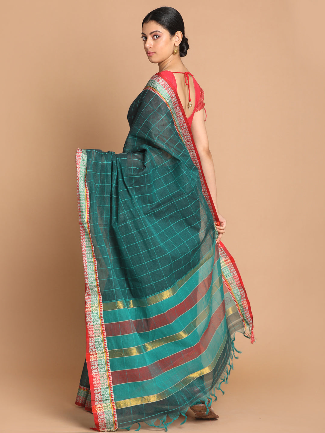 Indethnic Green Pure Cotton Checked Saree - View 3