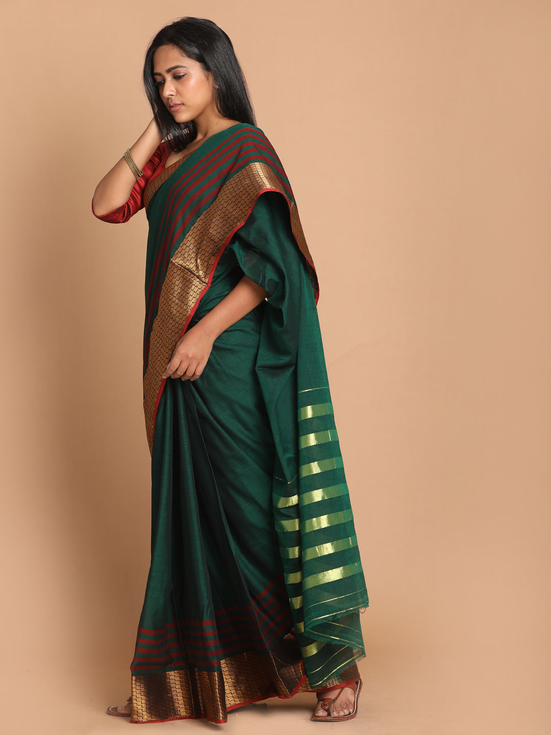 Indethnic Green Pure Cotton Solid Saree - View 2