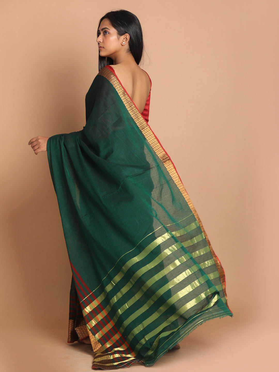 Indethnic Green Pure Cotton Solid Saree - View 3