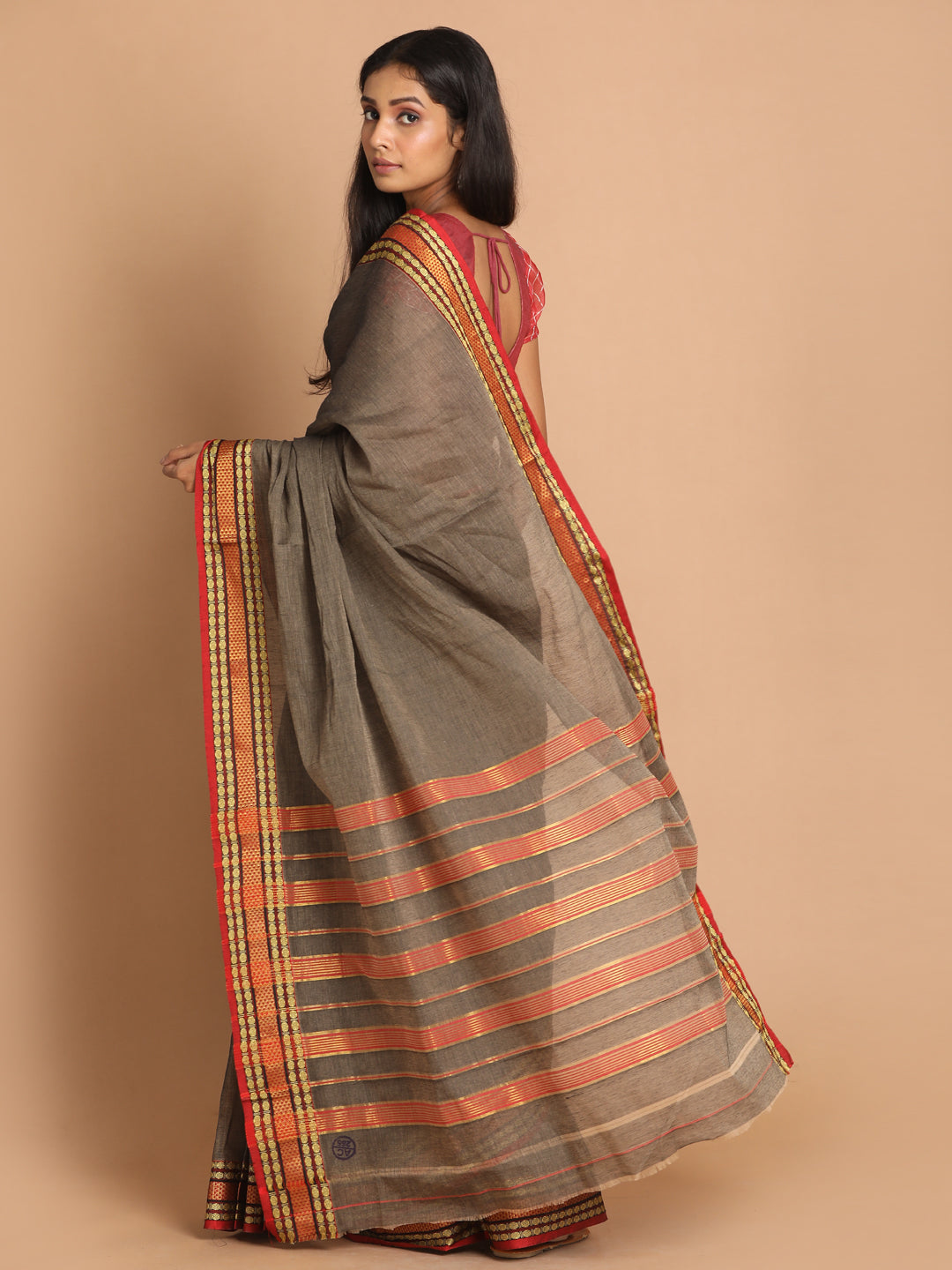 Indethnic Grey Pure Cotton Solid Saree - View 3