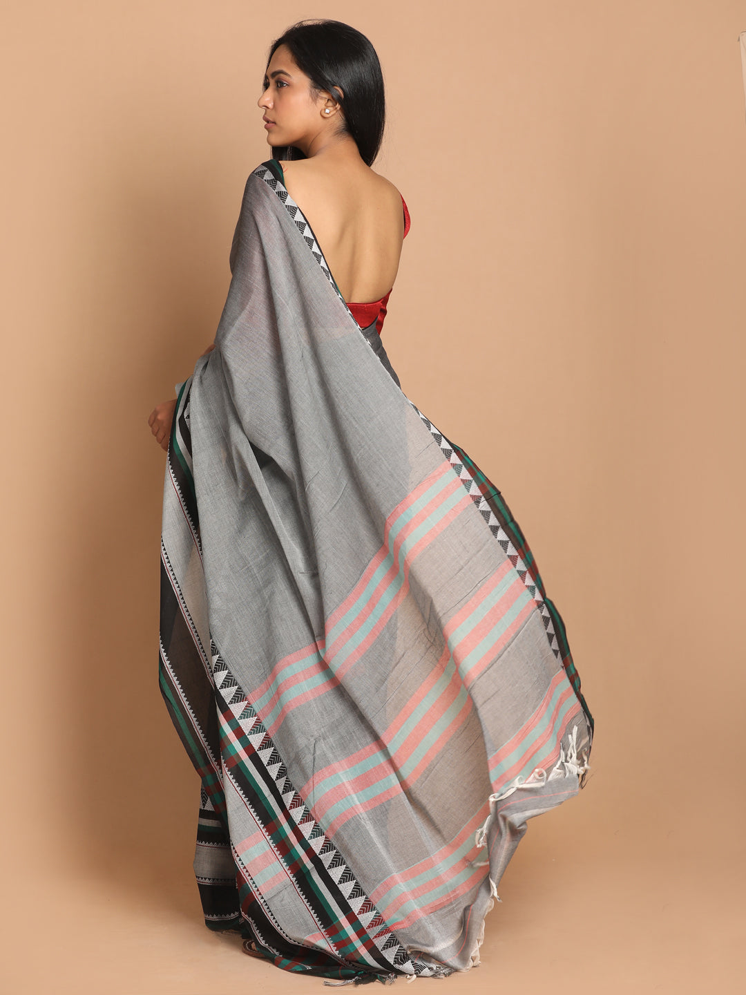 Indethnic Grey Pure Cotton Solid Saree - View 3