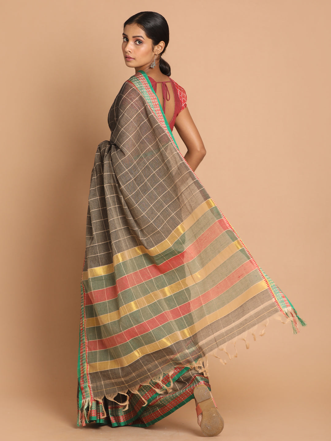 Indethnic Grey Pure Cotton Checked Saree - View 3