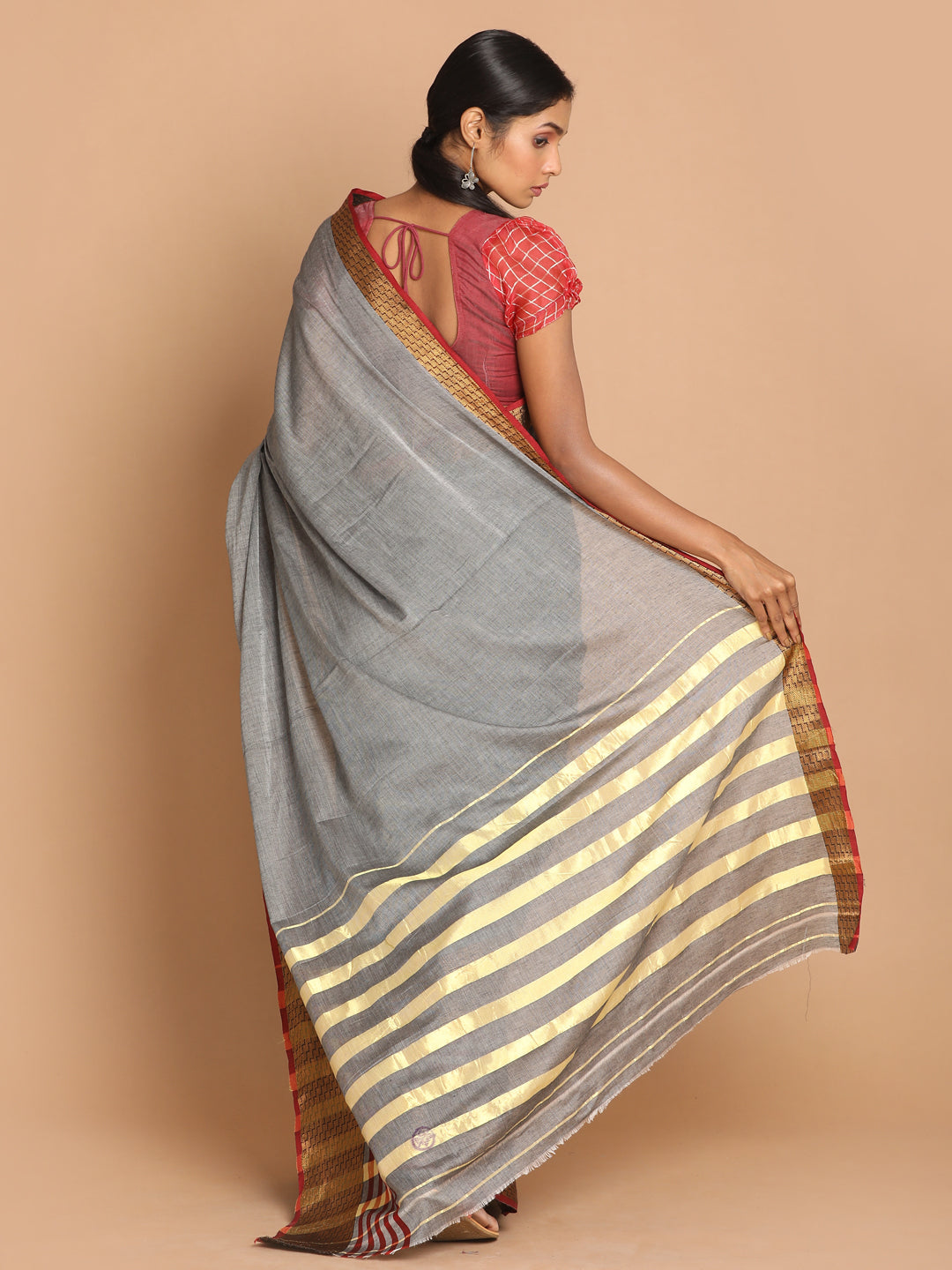 Indethnic Grey Pure Cotton Solid Saree - View 3