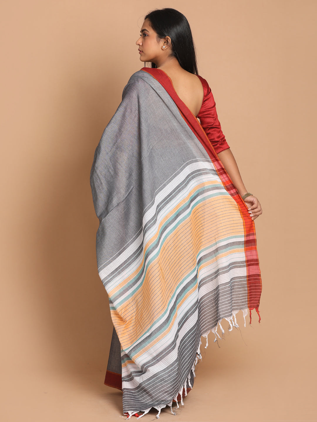 Indethnic Grey Pure Cotton Solid Saree - View 3