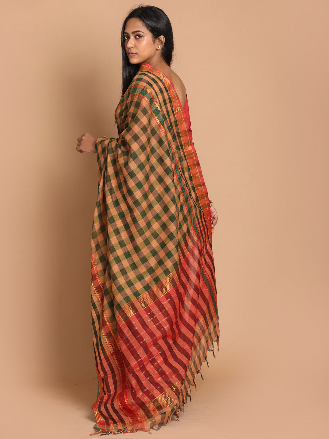 Indethnic Olive Pure Cotton Solid Saree - View 3