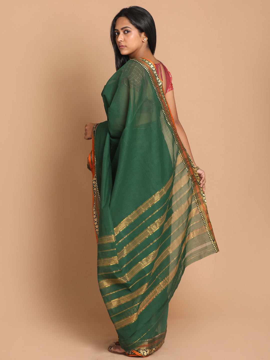Indethnic Bottle Green Pure Cotton Solid Saree - View 3